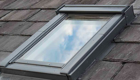 Pose de velux à Rueil-Malmaison (92500) dans les Hauts-de-Seine (92).